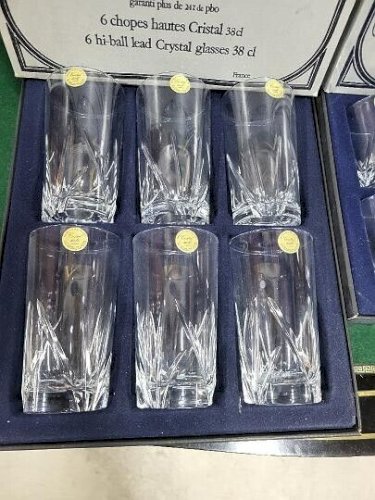 SERIE DE 12 VERRES 6 VERRES BAS + 6 VERRES HAUT EN CRISTAL TAILLE