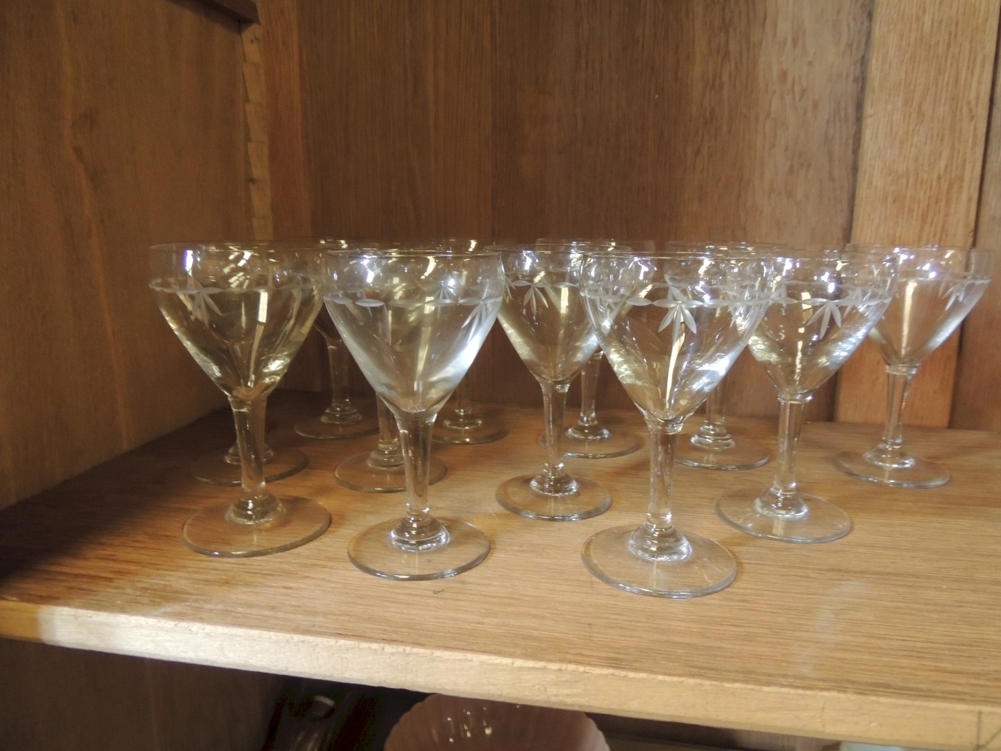 NOVASTYL Lot 12 Verres à Pied Ballon 19cl - Verres à Vin Transparent Élégants