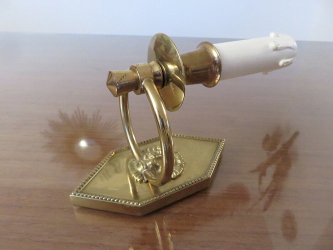 SERIE DE 4 APPLIQUES ART DECO  AUX LIONS  EN LAITON MASSIF DORE 