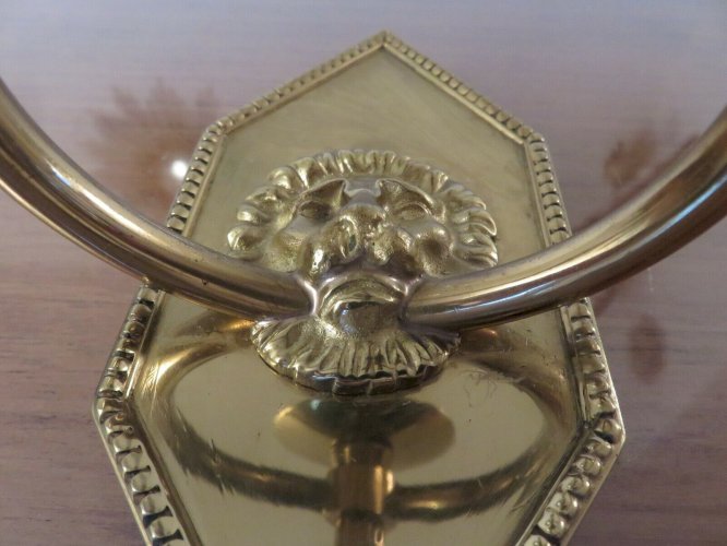 SERIE DE 4 APPLIQUES ART DECO  AUX LIONS  EN LAITON MASSIF DORE 