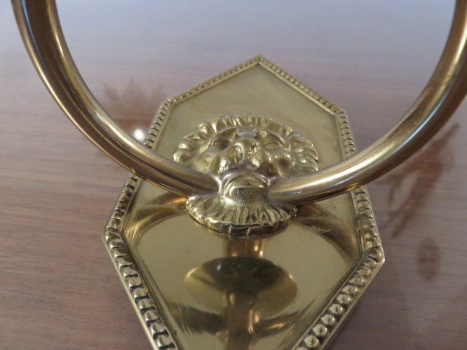 SERIE DE 4 APPLIQUES ART DECO  AUX LIONS  EN LAITON MASSIF DORE 