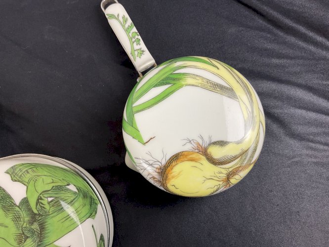 SERIE DE 4 CASSEROLES EN PORCELAINE DE PARIS ALUMINITE FRUGIER LIMOGES