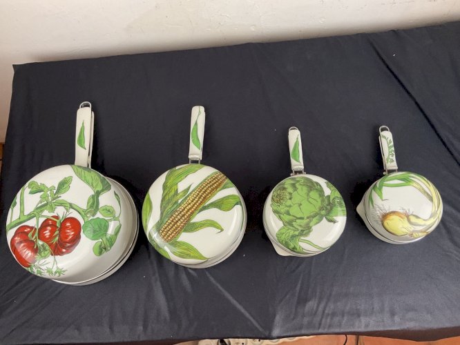 SERIE DE 4 CASSEROLES EN PORCELAINE DE PARIS ALUMINITE FRUGIER LIMOGES