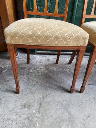 SERIE DE 4 CHAISES DIRECTOIRE EN MARQUETERIE ET MERISIER