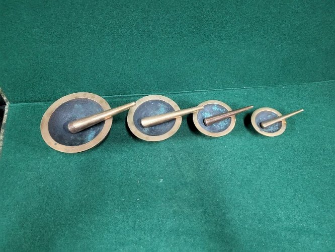 SERIE DE 4 MORTIERS EN BRONZE AVEC LEURS PILONS N°7