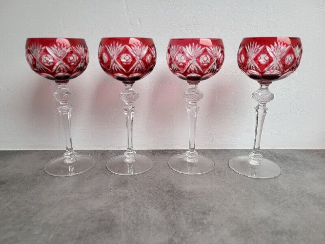 SERIE DE 4 VERRES EN CRISTAL ROUGE MF CRISTAL CABINET