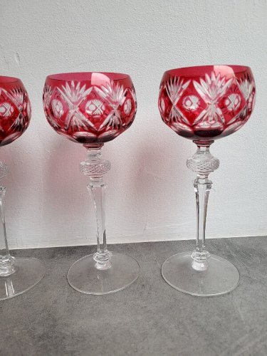 SERIE DE 4 VERRES EN CRISTAL ROUGE MF CRISTAL CABINET
