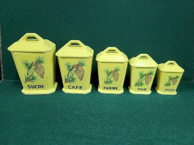 SERIE DE 5 POTS A EPICES AVEC DECOR LA CIGALE ET LA PIGNE DE PIN