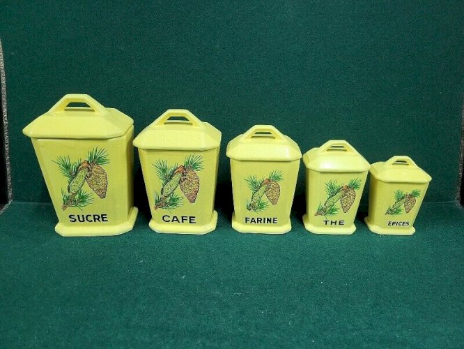 SERIE DE 5 POTS A EPICES AVEC DECOR LA CIGALE ET LA PIGNE DE PIN
