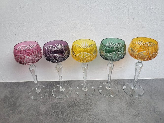 SERIE DE 5 VERRES EN CRISTAL DE COULEUR