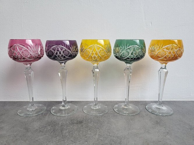 SERIE DE 5 VERRES EN CRISTAL DE COULEUR