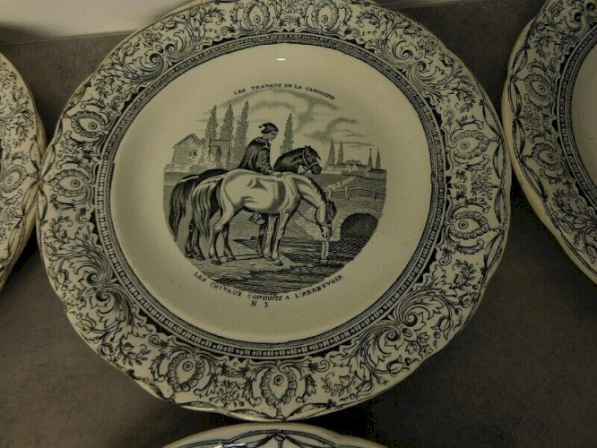 SERIE DE 6 ASSIETTES DE COLLECTION LES TRAVAUX DE LA CAMPAGNE