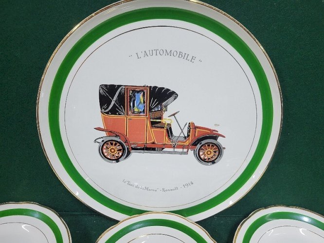 SERIE DE 6 ASSIETTES ET 1 PLAT EN FAIENCE DE GIEN SUR L'AUTOMOBILE