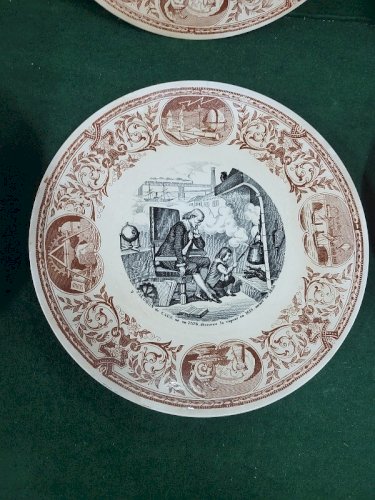 SERIE DE 6 ASSIETTES SUR LES INVENTEURS DIGOINS SARREGUEMINES