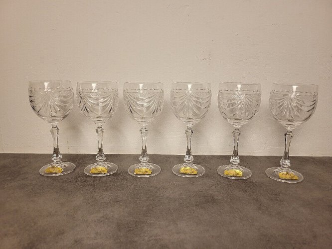 SERIE DE 6 VERRES A EAU EN CRISTAL SIGNES ARTISANAT DE LORRAINE TAILLES MAIN
