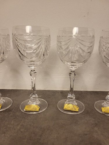 SERIE DE 6 VERRES A EAU EN CRISTAL SIGNES ARTISANAT DE LORRAINE TAILLES MAIN