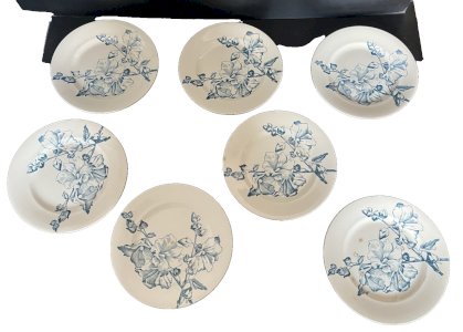 serie de 7 assiettes  Terre de Fer " Tremiere" décor floral vert céladon
