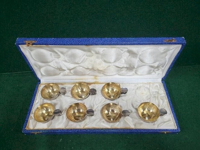 SERIE DE 7 TASTEVINS EN ARGENT MASSIF POINCON MINERVE EN COFFRET DE 126,92 g