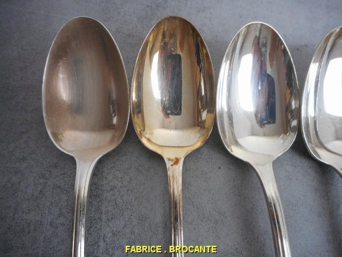 SERIE DE 8 GROSSES CUILLERES CHRISTOFLE POMPADOUR