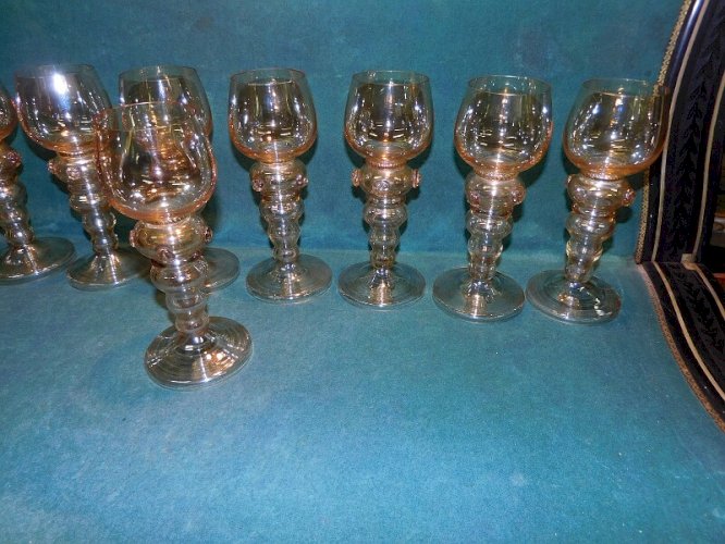 SERIE DE 9 VERRES DES ANNEES 1900