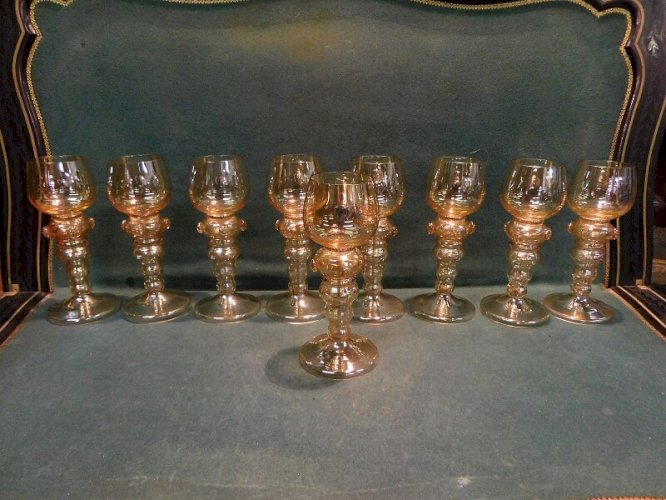 SERIE DE 9 VERRES DES ANNEES 1900