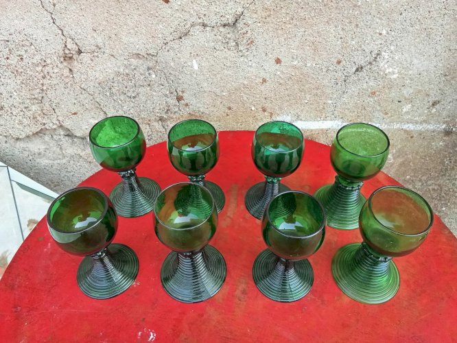  Série de huit verre a vin blanc Römer vintage 