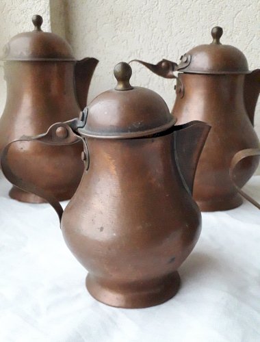 Série de pichets mesures en cuivre