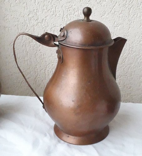 Série de pichets mesures en cuivre