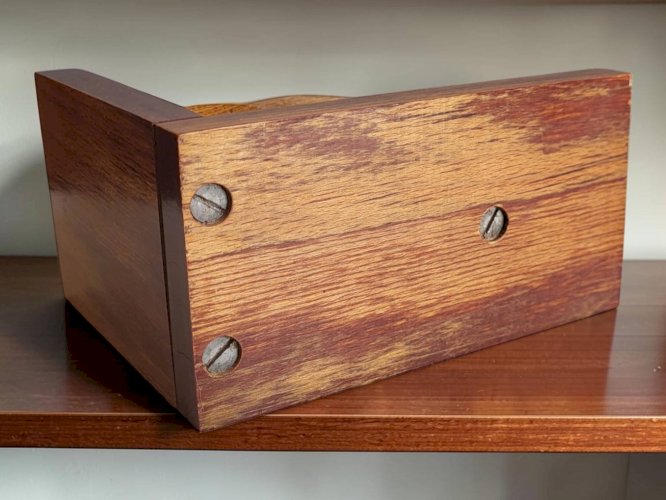 Serre-livres en bois