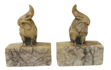 Alabaster bookends with parakeet decoration, 20th century.