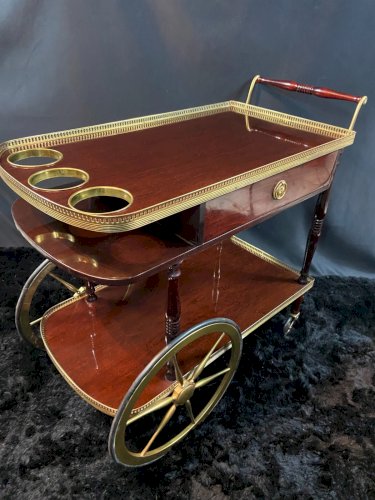 Servante roulante, bar chariot, bar rolling en bois vernis acajou et laiton 1970