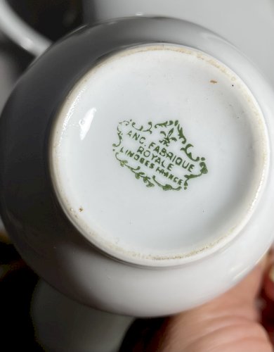 Service à café ancien en porcelaine – 9 personnes, dorure profonde