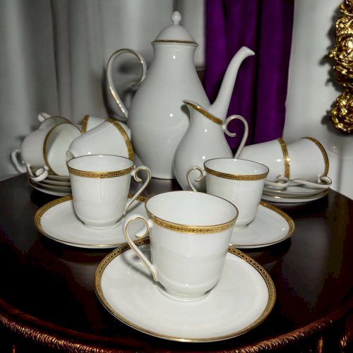 Service à café ancien en porcelaine – 9 personnes, dorure profonde