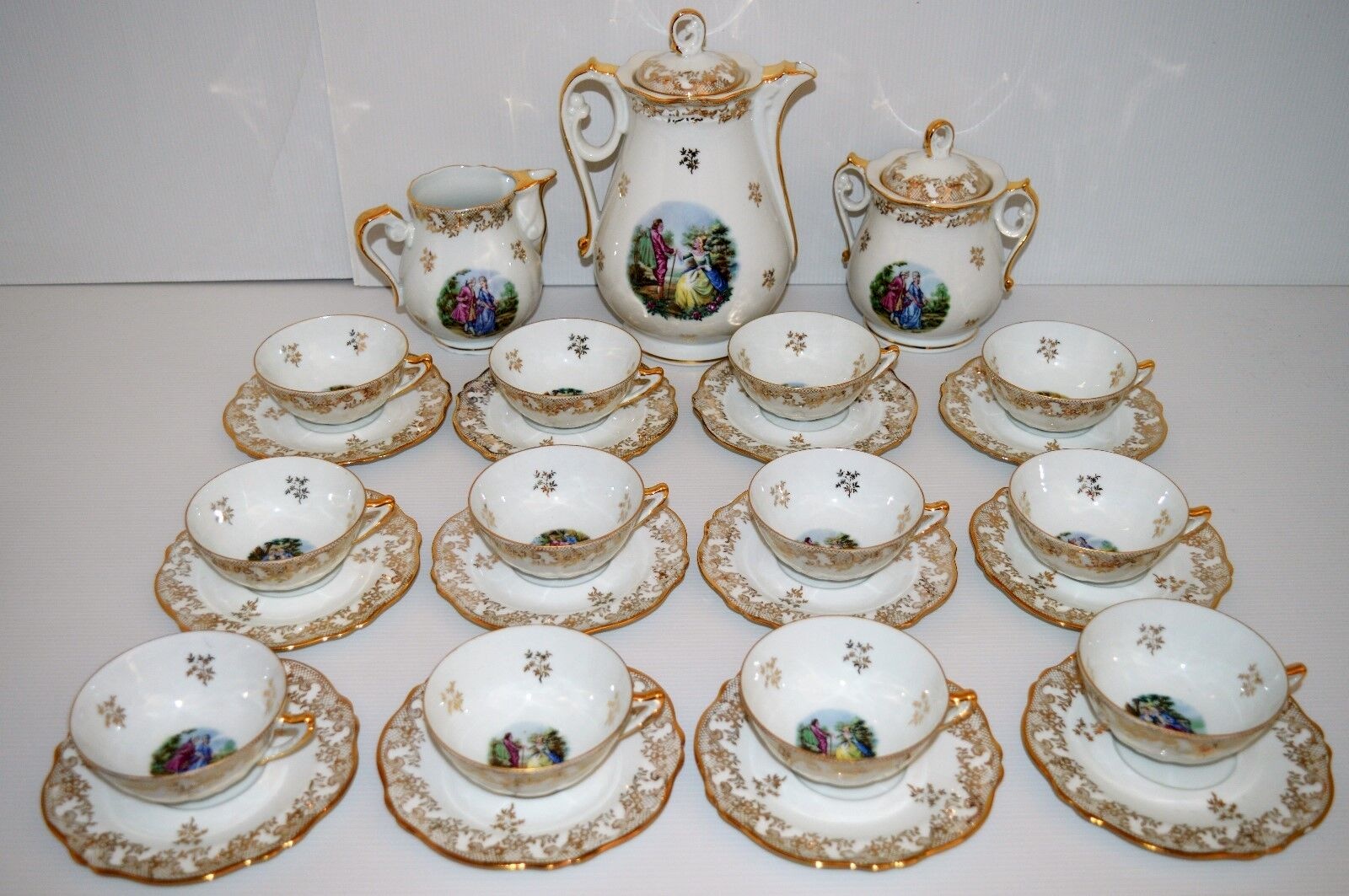 *SERVICE A CAFE PORCELAINE de LIMOGES ANCIEN dorures MARQUIS MARQUISES