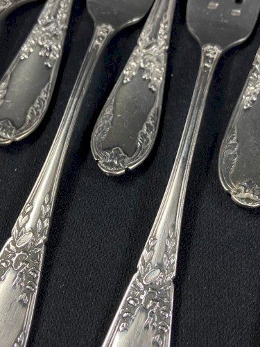 Service à dessert en métal argenté de style Louis XVI 12 fourchettes 1 pelle