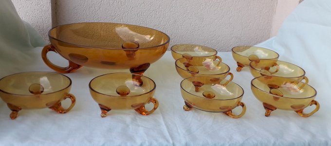 Dessert service in glass