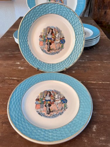 Service à gâteaux 12 assiettes et plat Badonviller thème chansons enfantines