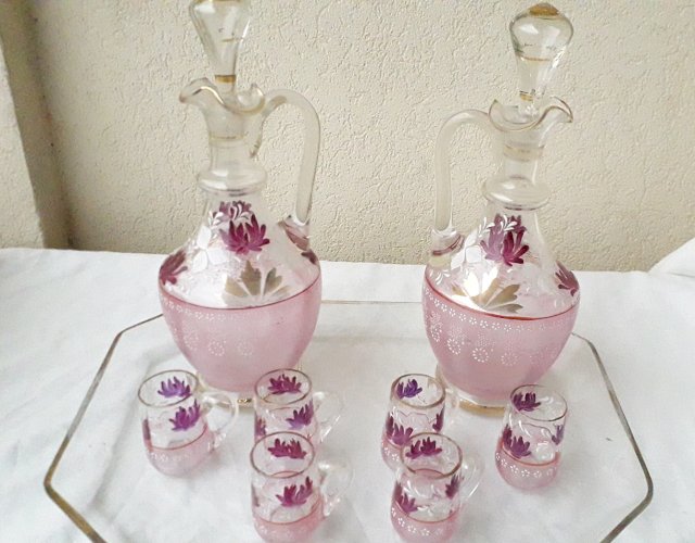 Service à liqueur en verre émaillé