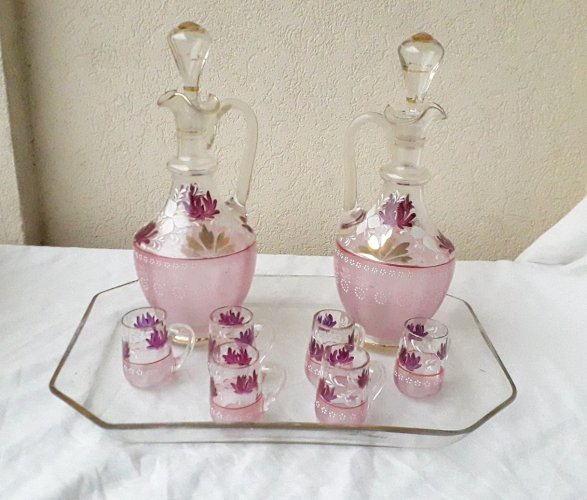 Service à liqueur en verre émaillé