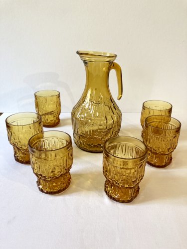 Service à orangeade en verre ambré texturé