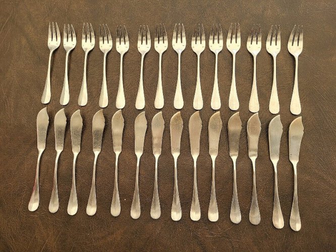 SERVICE A POISSON MENAGERE EN METAL ARGENTE ARGENTAL