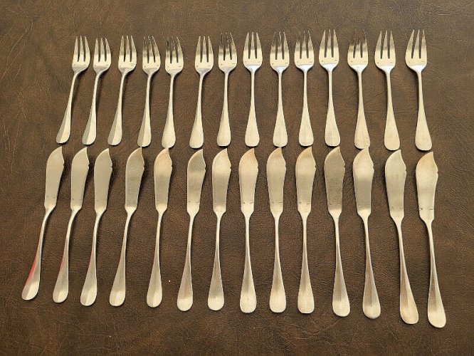 SERVICE A POISSON MENAGERE EN METAL ARGENTE ARGENTAL