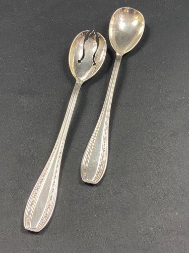 Service à salade en métal argenté signé ERCUIS