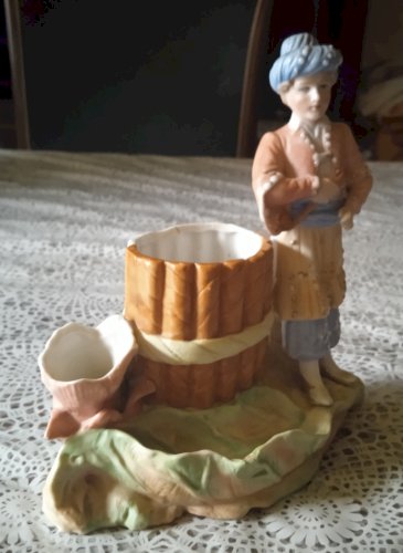 Service à tabac ancien, porcelaine biscuit peint polychrome Napoléon III