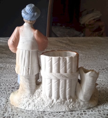 Service à tabac ancien, porcelaine biscuit peint polychrome Napoléon III