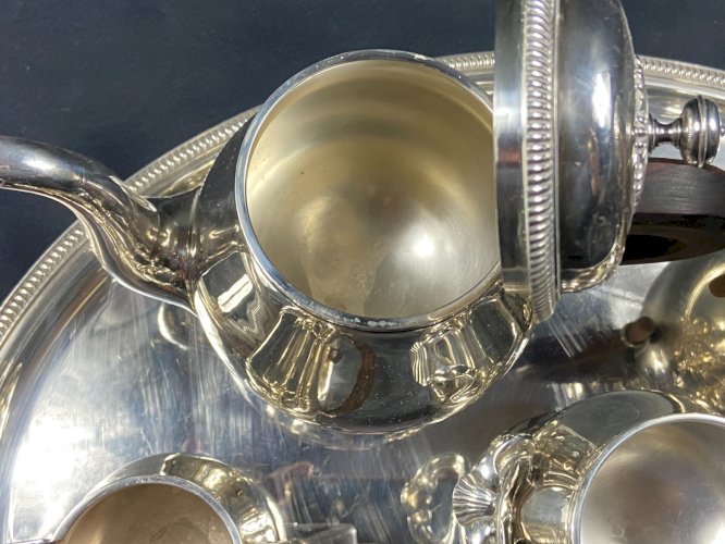 Service à thé café en métal argenté signé CHRISTOFLE modèle Malmaison plateau