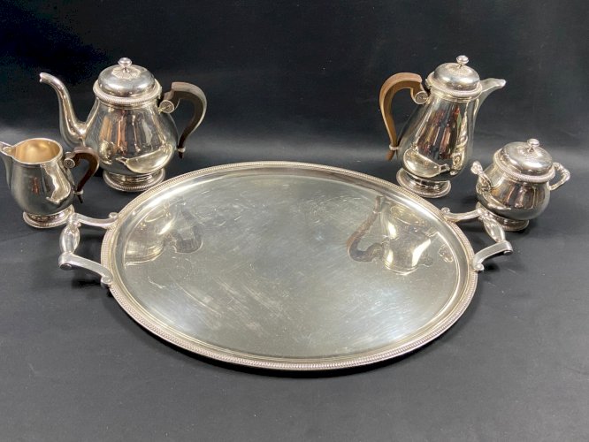 Service à thé café en métal argenté signé CHRISTOFLE modèle Malmaison plateau