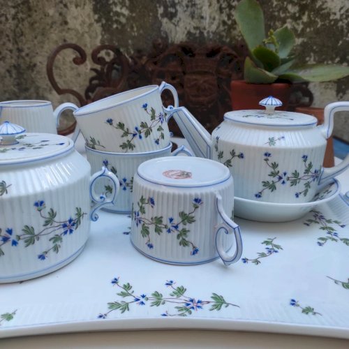 Service à thé, café en Porcelaine fine Mehun décor aux barbeaux