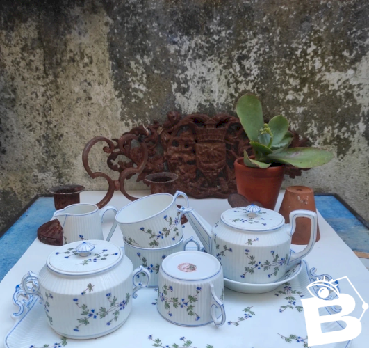 Service à thé, café en Porcelaine fine Mehun décor aux barbeaux