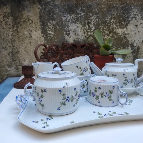 Service à thé, café en Porcelaine fine Mehun décor aux barbeaux